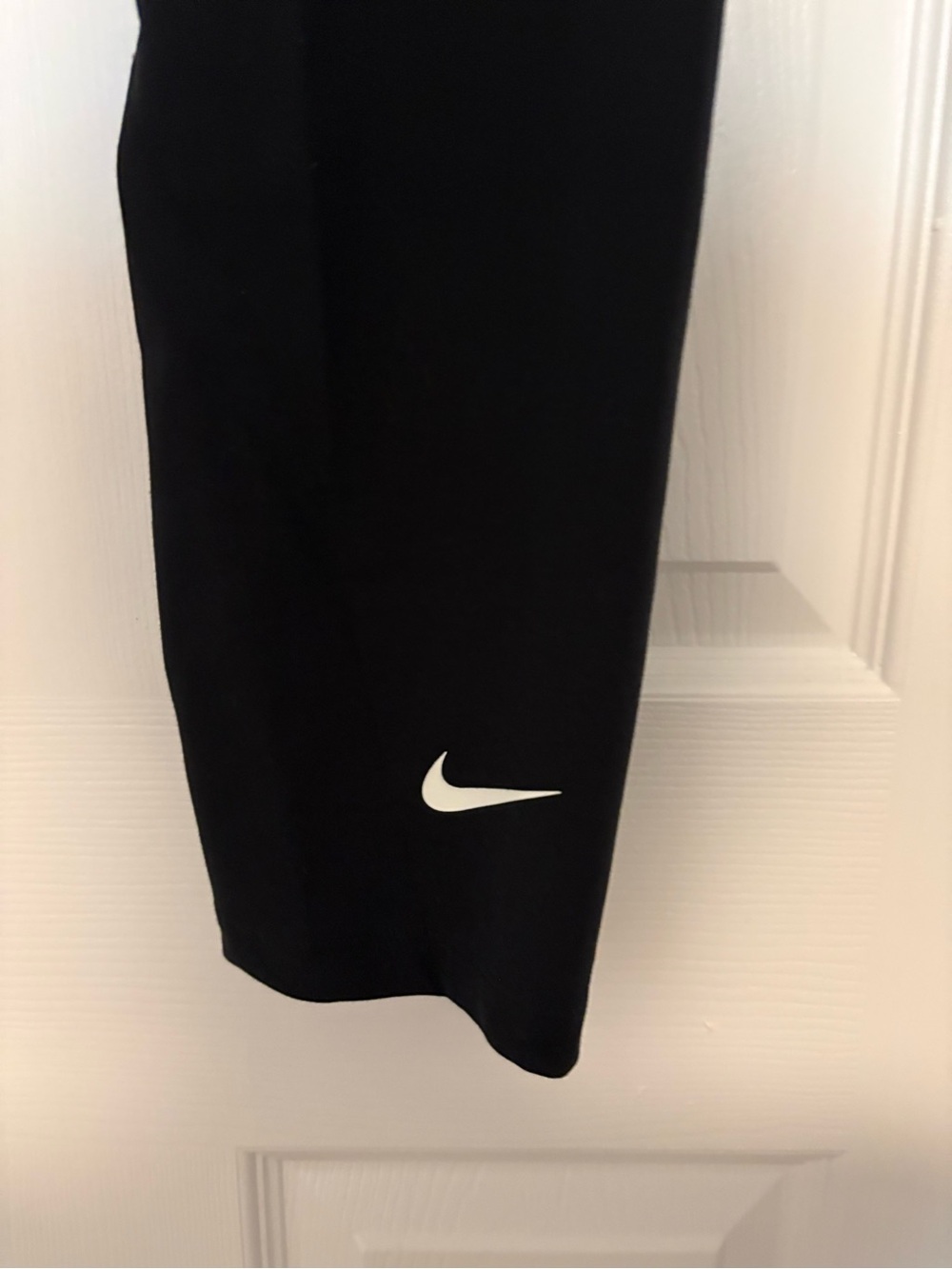 Nike Black Tight Fit High Rise 7/8 Performance Leggings - Picture 8 of 10